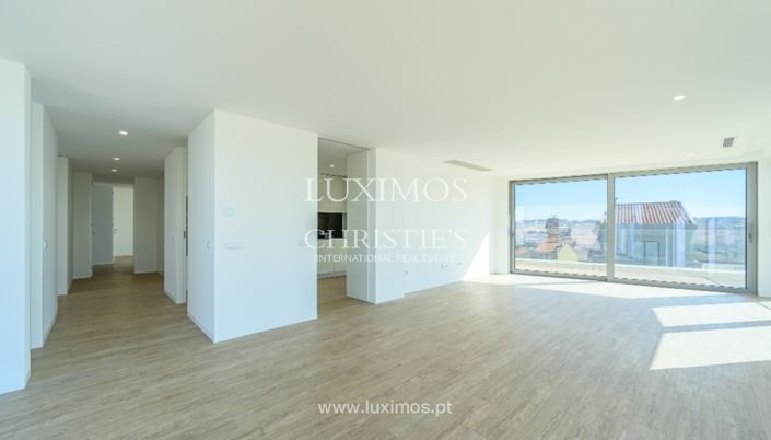 Image No.10-3 Bed Apartment for sale