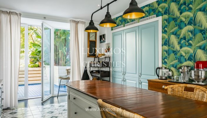 Image No.11-10 Bed Villa for sale