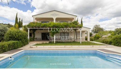 6 Bed Villa for sale