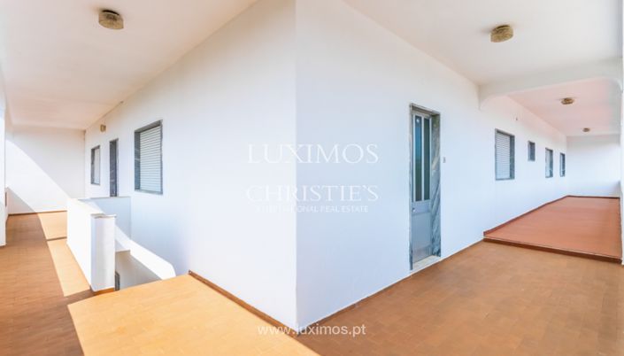 Image No.20-10 Bed Villa for sale