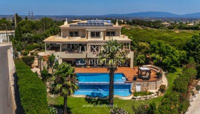 5 Bed Villa for sale