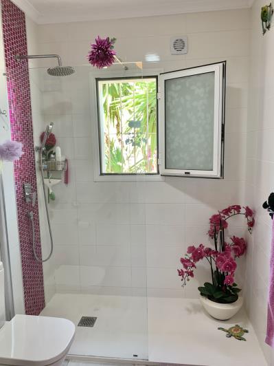 Image No.9-4 Bed Villa / Detached for sale