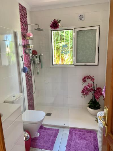 Image No.34-4 Bed Villa / Detached for sale