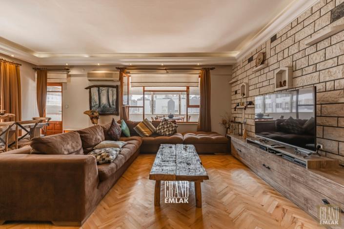 Image No.1-3 Bed Flat for sale