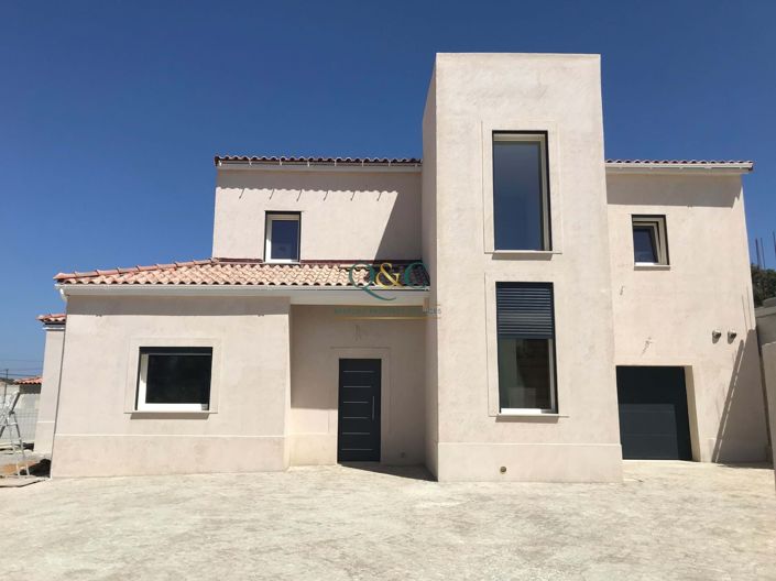 Image No.1-3 Bed Villa for sale