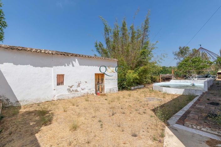 Image No.1-3 Bed Farmhouse for sale