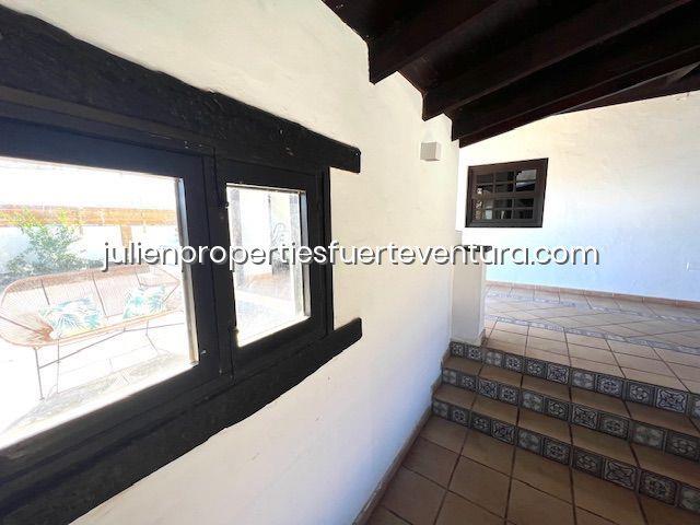 Image No.18-4 Bed Villa / Detached for sale