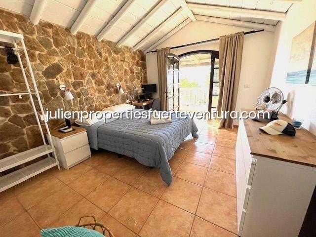 Image No.34-4 Bed Villa / Detached for sale