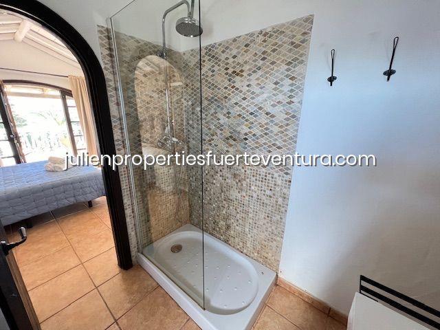 Image No.38-4 Bed Villa / Detached for sale