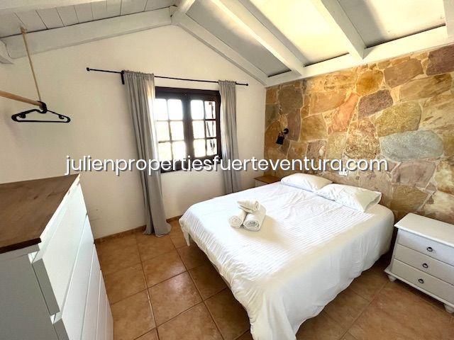 Image No.39-4 Bed Villa / Detached for sale