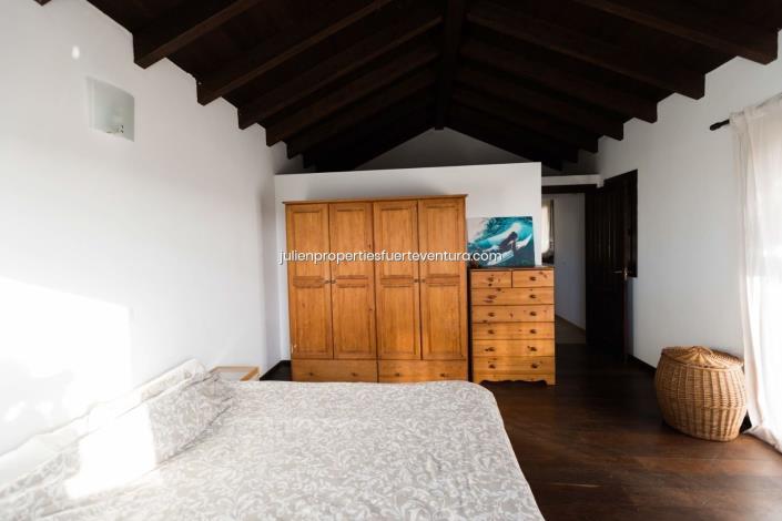 Image No.17-3 Bed Villa for sale