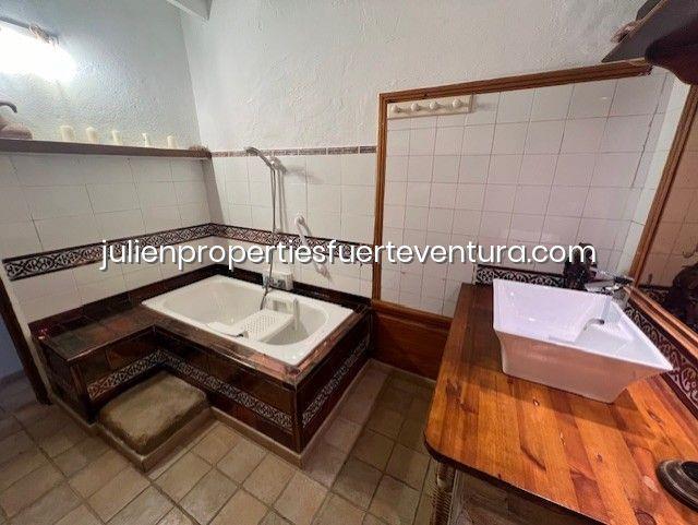 Image No.19-2 Bed Townhouse for sale