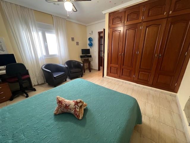 Image No.13-3 Bed Apartment for sale