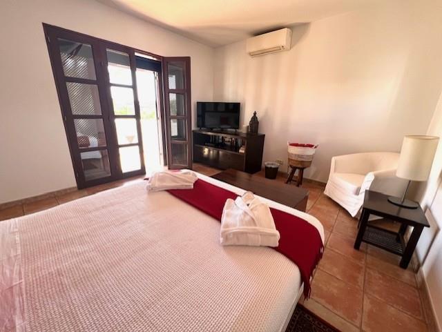 Image No.31-4 Bed Chalet for sale