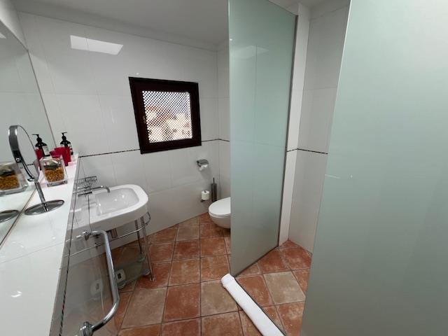 Image No.33-4 Bed Chalet for sale