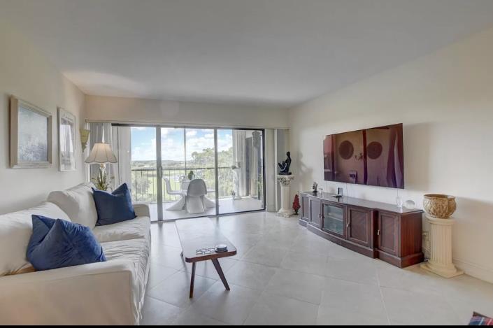 Image No.6-2 Bed Condo for sale