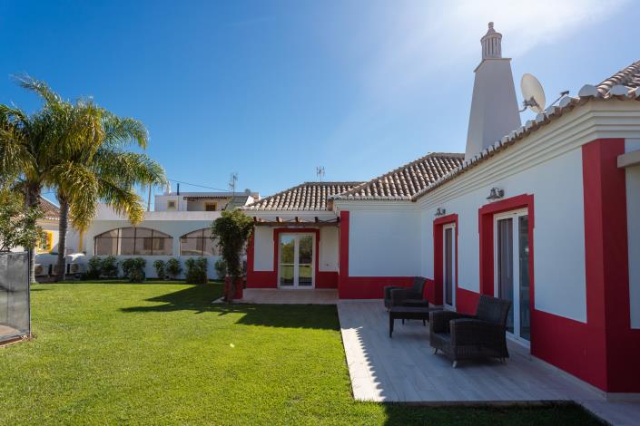 Image No.15-12 Bed Villa for sale