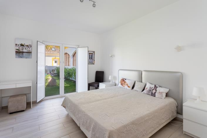 Image No.30-12 Bed Villa for sale