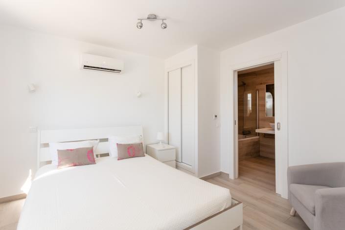 Image No.38-12 Bed Villa for sale