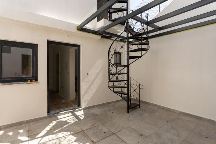 Image No.5-4 Bed Townhouse for sale