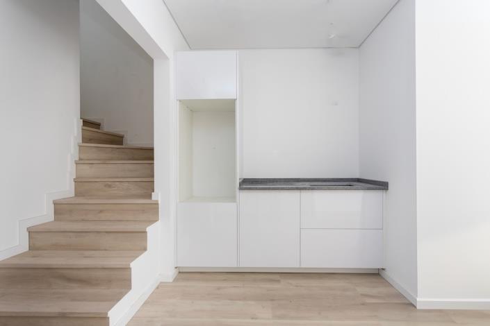 Image No.18-4 Bed Townhouse for sale