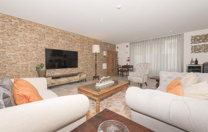 Image No.8-8 Bed Villa for sale