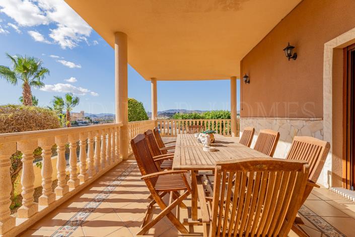 Image No.44-5 Bed Villa / Detached for sale