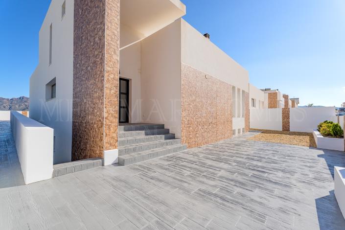 Image No.4-3 Bed Villa / Detached for sale