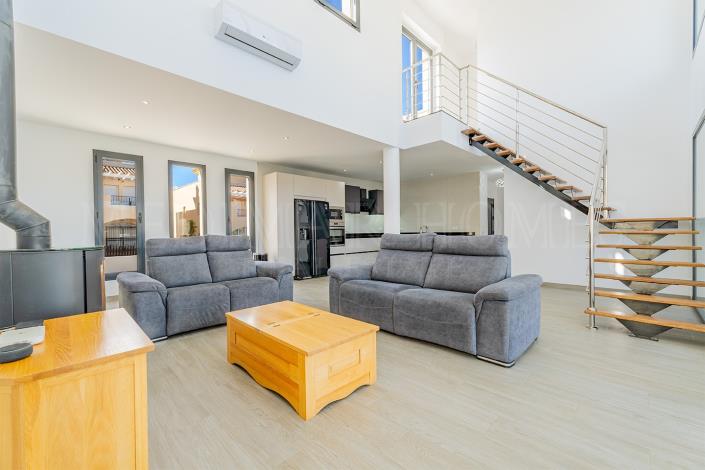 Image No.8-3 Bed Villa / Detached for sale