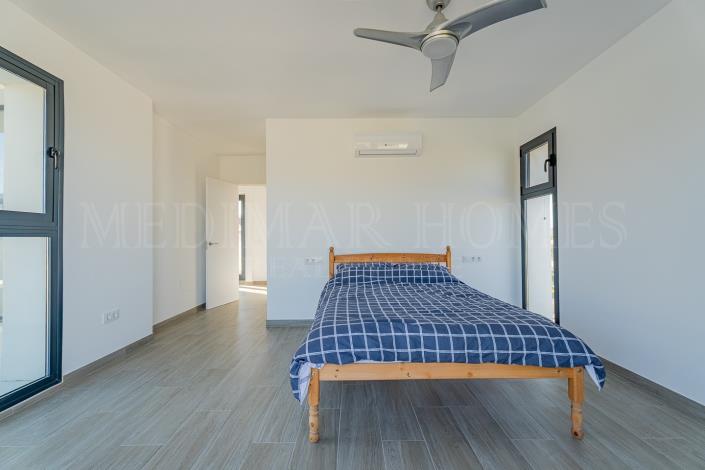 Image No.37-3 Bed Villa / Detached for sale