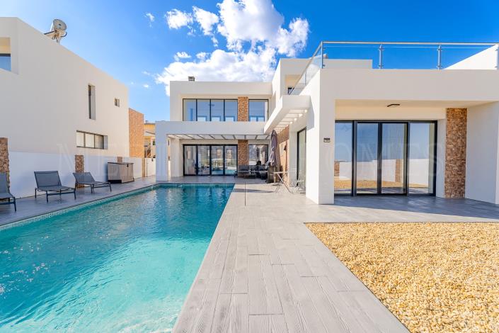 Image No.46-3 Bed Villa / Detached for sale