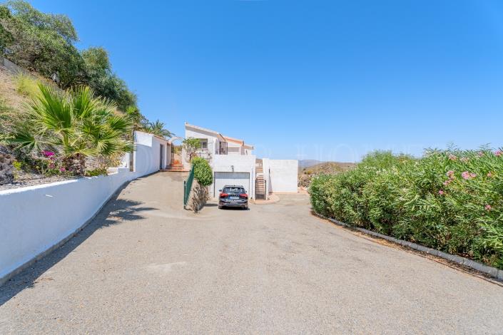 Image No.3-4 Bed Villa / Detached for sale