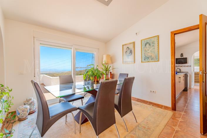 Image No.11-4 Bed Villa / Detached for sale