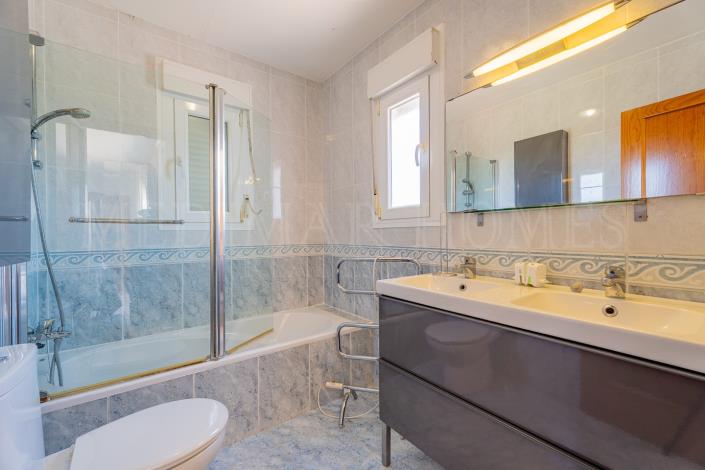 Image No.22-4 Bed Villa / Detached for sale