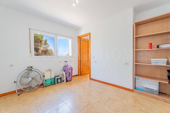 Image No.25-4 Bed Villa / Detached for sale