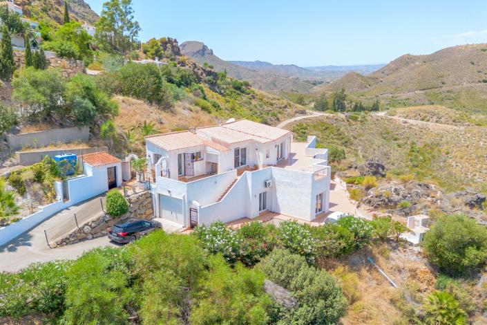 Image No.44-4 Bed Villa / Detached for sale