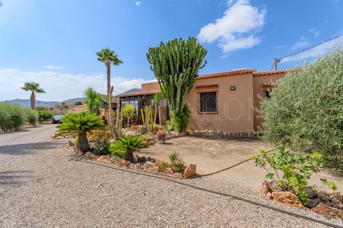 Image No.6-3 Bed Chalet for sale