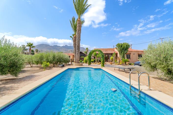 Image No.9-3 Bed Chalet for sale