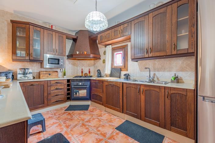 Image No.29-3 Bed Chalet for sale