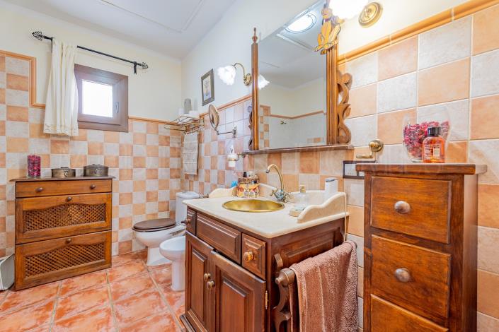 Image No.36-3 Bed Chalet for sale