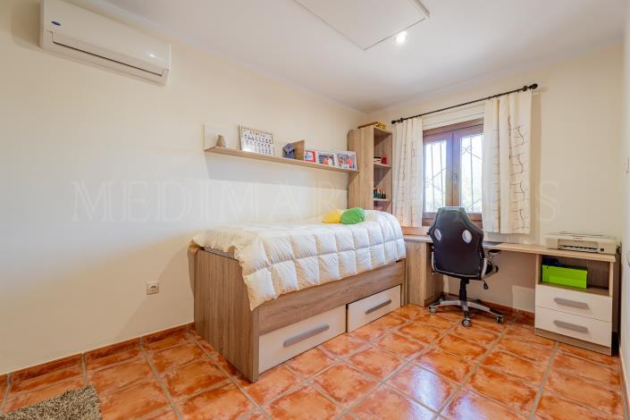 Image No.42-3 Bed Chalet for sale