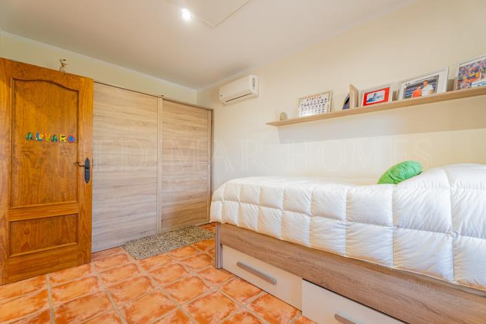 Image No.44-3 Bed Chalet for sale