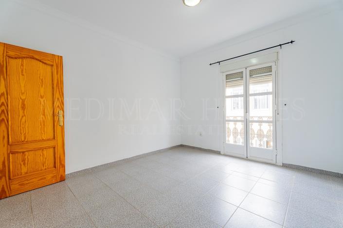 Image No.17-3 Bed Apartment for sale