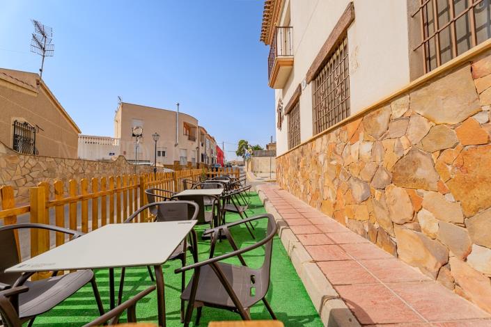 Image No.5-Bar for sale