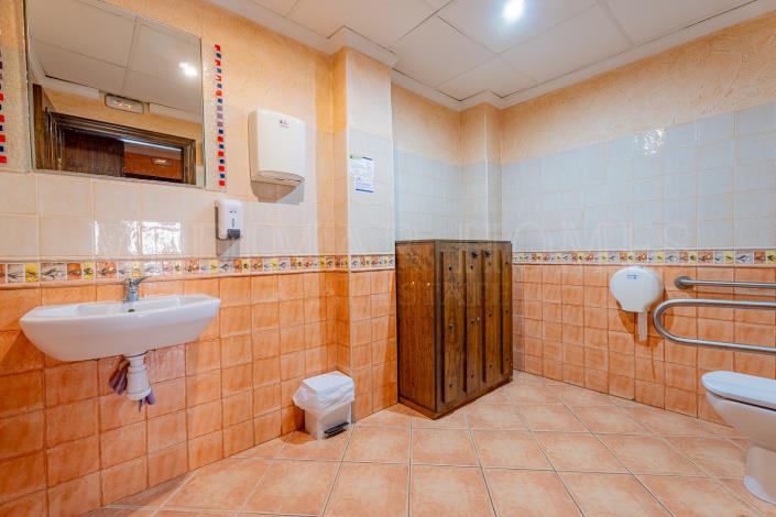 Image No.12-Bar for sale