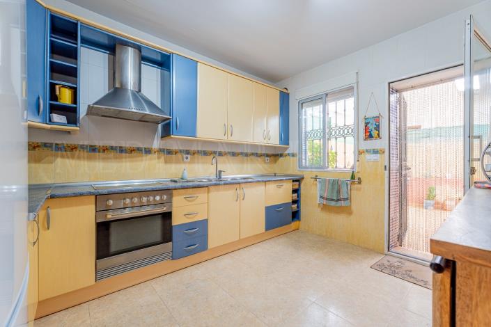 Image No.15-3 Bed Townhouse for sale