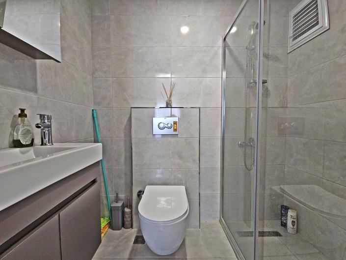 Image No.19-3 Bed Apartment for sale