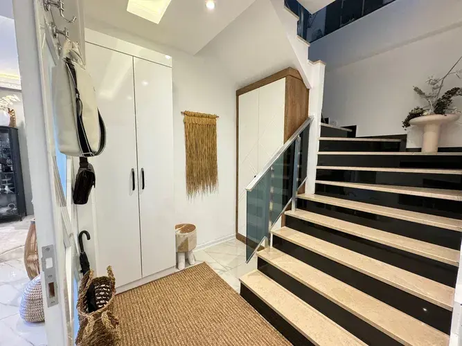 Image No.19-3 Bed Apartment for sale