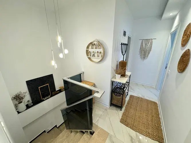 Image No.20-3 Bed Apartment for sale