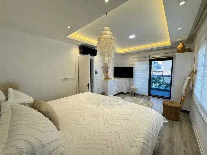 Image No.10-3 Bed Apartment for sale